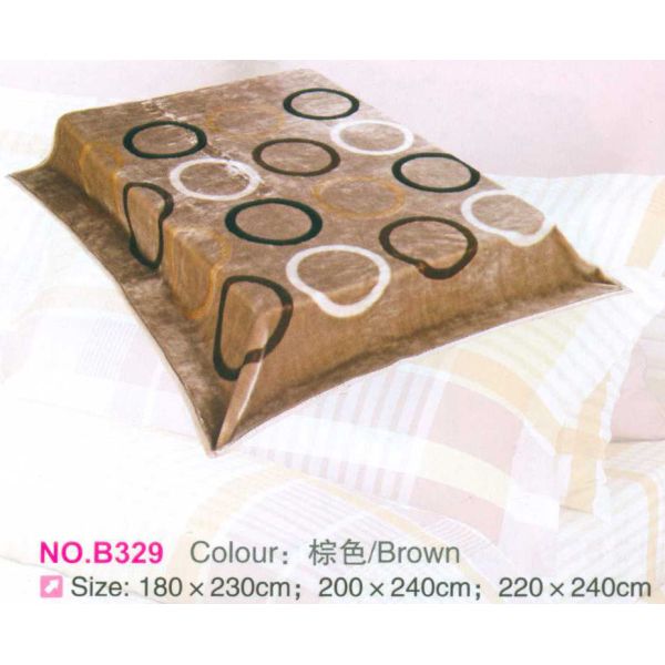 Buy Natural Polyester Lightweight Fleece Blanket , Plush Raschel Blanket 200x220cm 220x240cm at wholesale prices