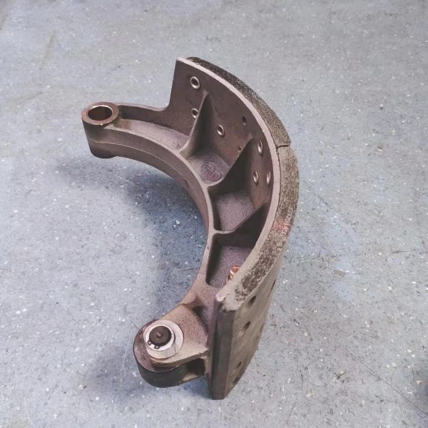 Original Material 220mm Brake Shoe Assembly F3000 5504231008 for North Ben Northern Benz