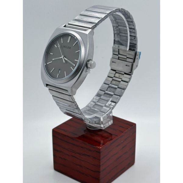 Classic Analog Stainless Steel Strap Watch Round Luminous Dial Mens Silver Strap Watch