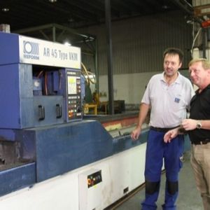 Arrow Grain Engineered Wood Veneer 2500-3100 MM Lengthened Size For Wall Panels