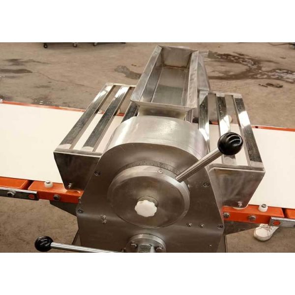 Free Standing Dough Roller Machine / Pastry Processing Equipments 2540 * 910 * 1150mm Two - way Belt - Driven