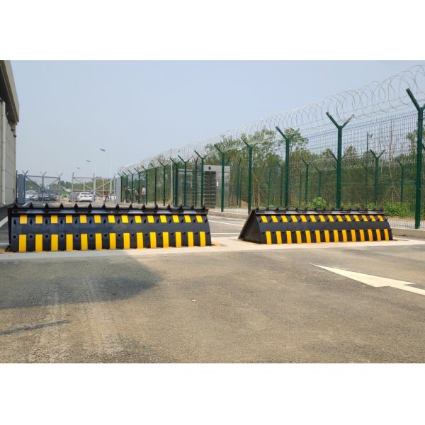 Retractable Hydraulic Lifting Rising Road Blocker Full Automatic Three Phase 380V 3.7KW IP 68