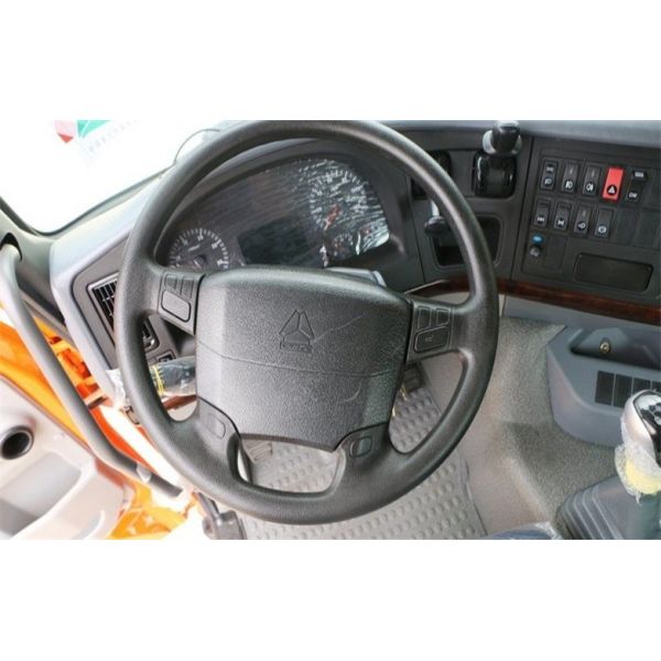 Heavy 10 Wheeler Sinotruck Howo 371 6x4 Tractor Truck