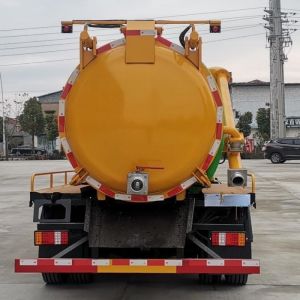 4.8m3 4800L 10tons Suction Sewage Truck 167hp Power Strong Body