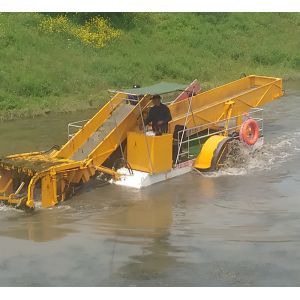 Quality Small Easy Operate Lake Weed Removal Machine For Waterweed for sale