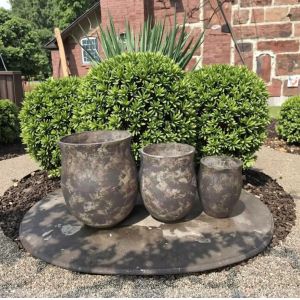 China Vintage Round Fiber Clay Flower Pots Hand Crafted Aged For Garden Patio Decoration on sale