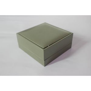 SGS Cardboard Jewelry Gift Boxes Packaging Samll Gold Printing 8X8X3cm