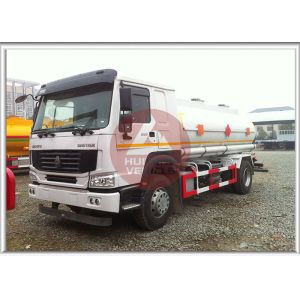 Rigid Gas Delivery Truck , 4x2 Petrol Tanker Truck Rotproof Hose Turbo Charging