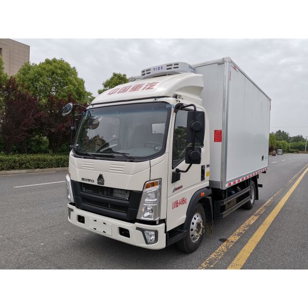 Buy 160hp Truck With Refrigeration Howo 18 Cubic Van Weichai Engine 4*2 Drive Mode at wholesale prices