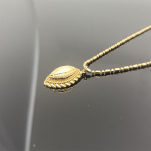 Dainty 18kt Yellow Gold Pendant Necklace