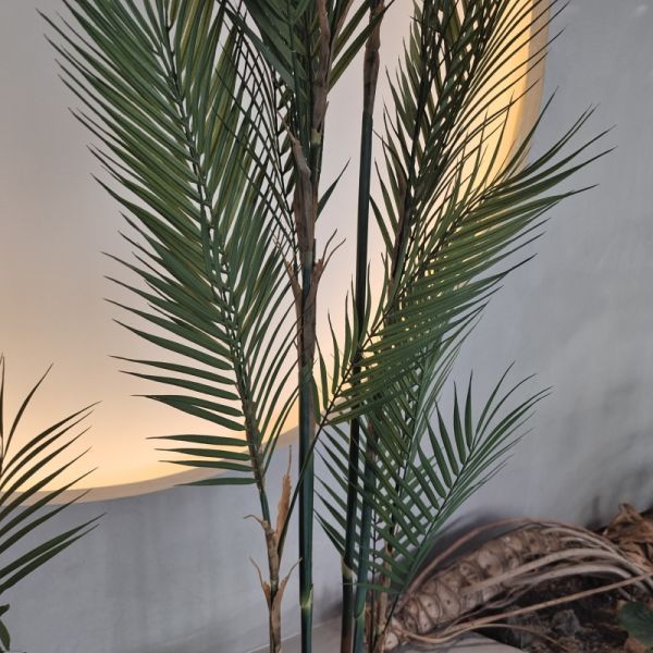 UV Resistant Realistic Faux Plant for Indoor and Outdoor Decor