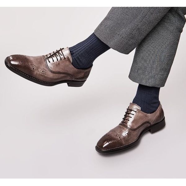 Lace Up Mens Pointed Toe Dress Shoes Autumn Mens Brown Brogue Shoes For Wedding