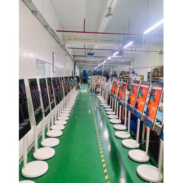 Touch Screen Kiosk 32 Inch 4K Android Monitor 13MP Camera 10W Speakers Built In With Wifi Bluetooth Movable Stand For Shops Meeting Showroom