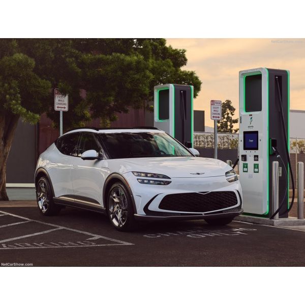 Genesis GV60 Upmarket All Electric Family Car With 76.4kwh Battery 350Nm Of Torque Boost & Drift Model