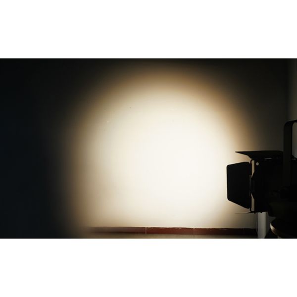 300W LED Fresnel Spotlight 3200K-5600K CRI95 DMX512 Control