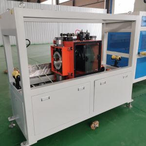 Vacuum Calibration Tank Haul Off Plastic Pipe Extrusion Machine