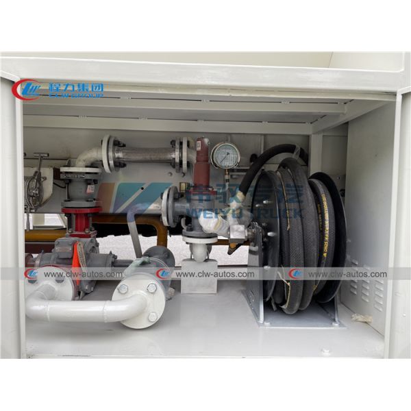Right Hand Drive 5 Tons 7 Tons LPG Gas Refueler Truck