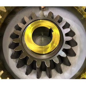 China Big Heavy Duty Bevel Gear With 15 Teeth Ground Surface Finish on sale