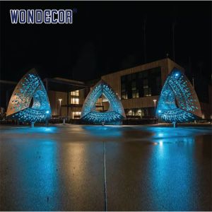 Customized Polished Stainless Steel Sculpture Triangle Hollow Geometry