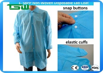 Buy No Pockets 50gsm Nonwoven Disposable Lab Coats ISO9001 at wholesale prices