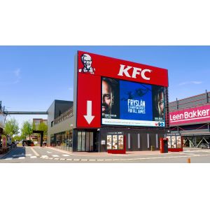 975W/M2 AC240V Outdoor LED Advertising Screen P4 320*160mm SMD1921