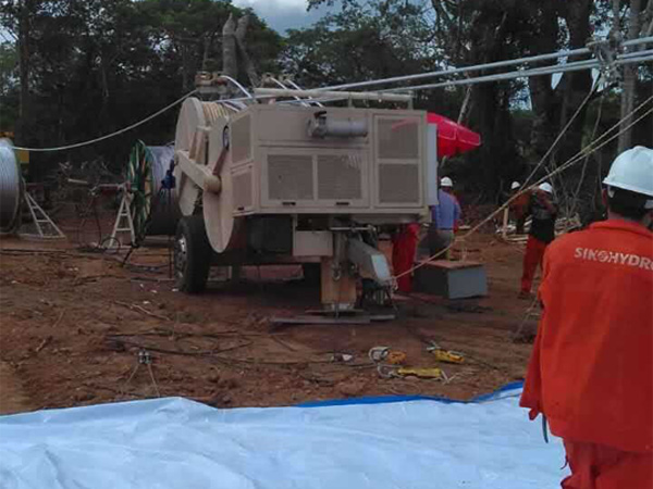 SA - YZ4×50 Hydraulic Puller Tensioner Tringing Two Bundle Conductors Or Four Bundle Conductors