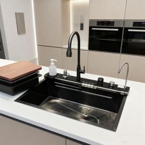 Stainless Steel Kitchen Sink 900mm×550mm with Integrated Faucet