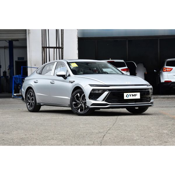 Hyundai Sonata 11 1.5T Glx 8At Sedan 5-Seat Pure Gasoline Compact Car with Touch Screen