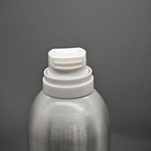 Shaving foam valve for professional barbers with precise foam control and anti