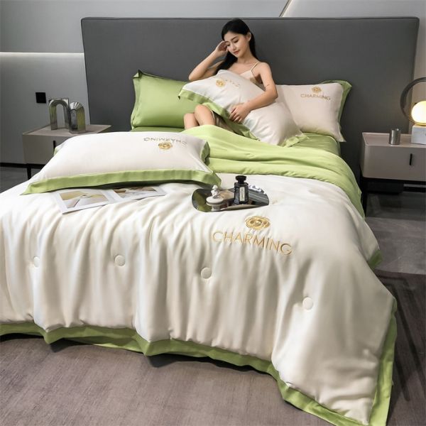 Luxury Washed Silk Embroidered Summer Quilt Set 4 Pcs 3 Pcs No Hair Loss Healthy Sleep