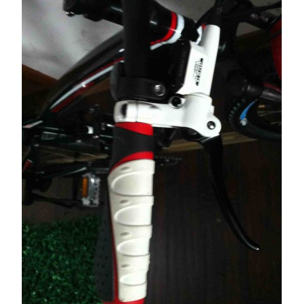 Full Aluminum Suspension Mountain Bicycle with 24 Speeds and Hydraulic Disc Brake