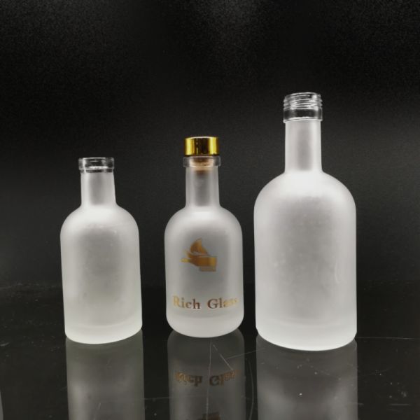 Industrial Beverage Glass Bottle 500ml 700ml with Cap Super Flint Glass Body Material