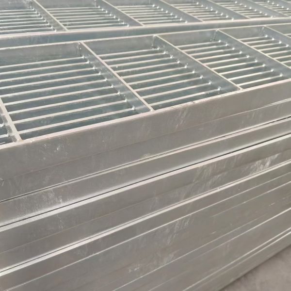 Corrosion-Resistant Hot-Dip Galvanized Steel Grating Protective Ventilation Surface Chinese Style Design