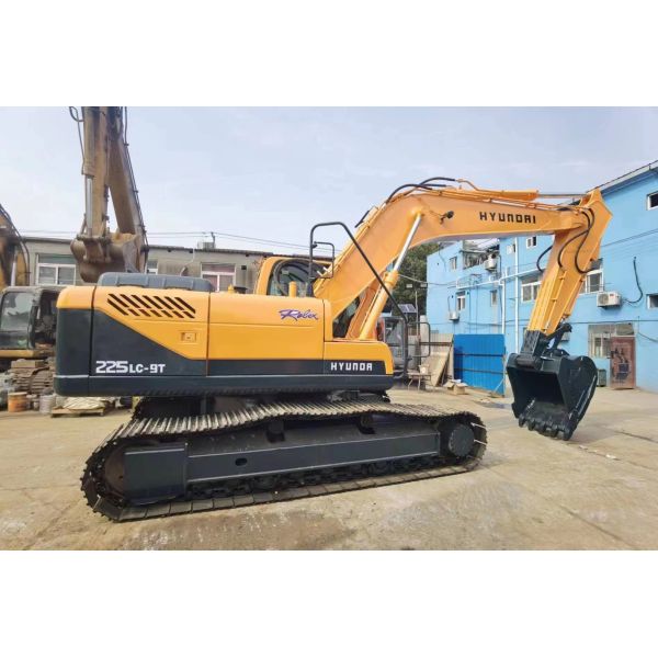 Buy Hyundai R225LC Used Crawler Excavator 22T 2019 Year at wholesale prices