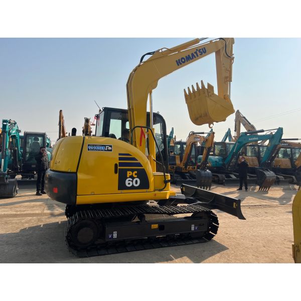 Used Komatsu PC60 Excavator 0.37m³ 6 Ton Second Hand Crawler Digger For Construction