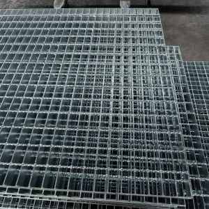 Customized Load Capacity Black Safety Grating Pedestrian Grating For Various