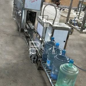 Auto Lifting Feeding SUS 304 120 BPH Gallon Filling Line