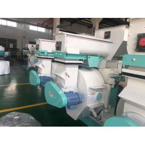 Pine Complete Biomass Pellet Press Machine