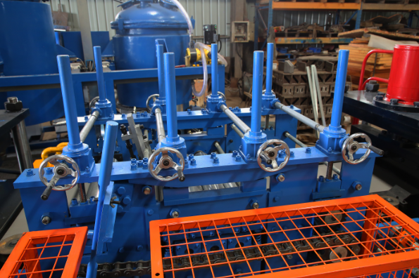 ISO9001 C Purlin Forming Machine For Steel Structure Of Industrial Buildings