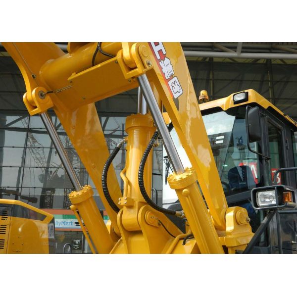 Low Oil Consumption 6 Ton Big Front End Loader 20000KG Operating Weight