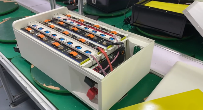 Poland EU stock 51.2V 280ah Ready Lifepo4 Battery Pack With JK BMS And 2A Active Balancer 1