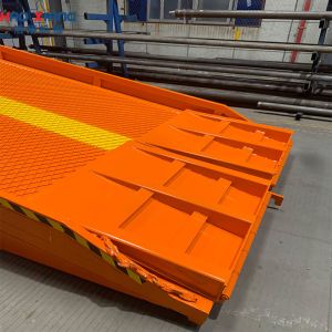 Trailers 10T Folding Dock Ramp Temporary Loading Dock Customized