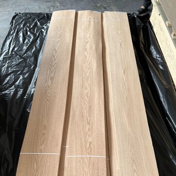 Buy Factory Natural Red Oak Wood Veneer Mountain/Straight Grain 0.45mm Veneer Wood Red Oak Sheets at wholesale prices