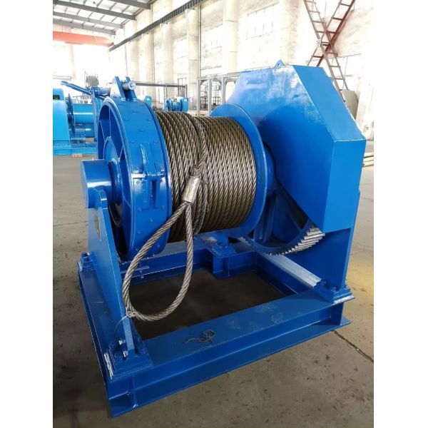 Marine Hydraulic Winch in operation