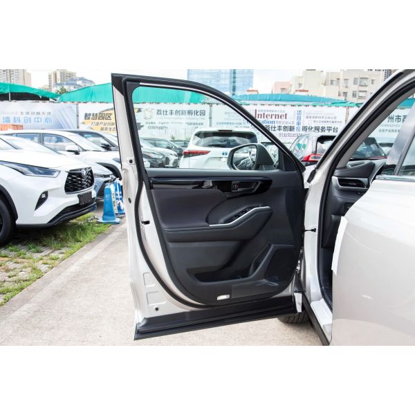 High Speed Toyota Highlander Gasoline-Electric Hybrid SUV Front Suspension Macpherson