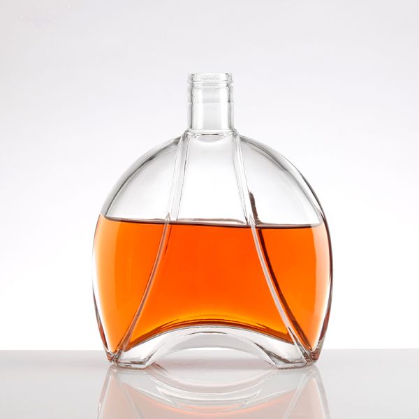 Glass Vodka Liquor Whisky Bottle with Base Material Glass 750ml Capacity