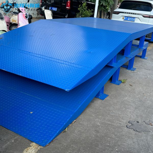 Buy Non-standard Customized Blue 3T 5M Manual Dock Ramp Explosion-Proof Manual Dock Ramp at wholesale prices