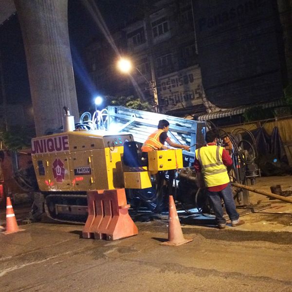 Yellow Color 32 Tons Horizontal Directional Drilling Rigs 0-140RPM Spindle Speed