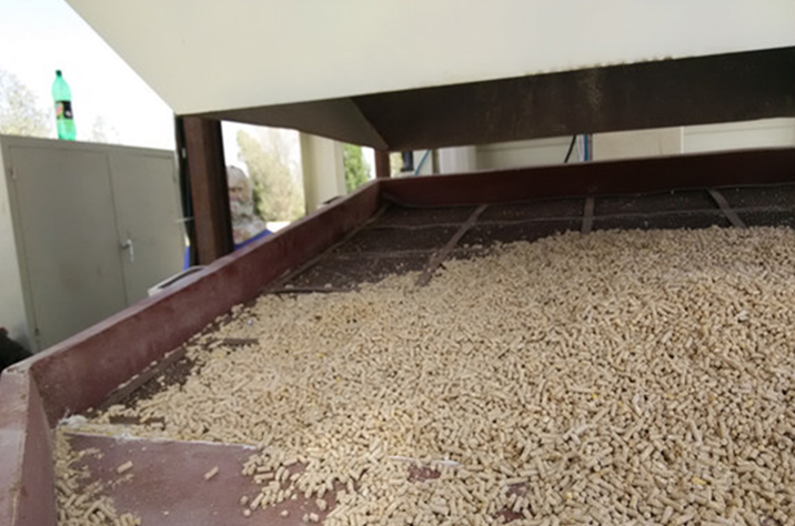 Chicken Poultry Feed Making Machine , Energy Saving Animal Food Making Machine