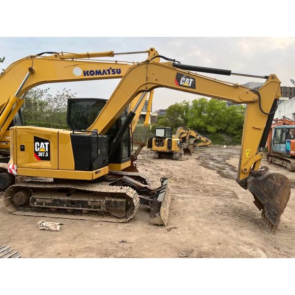 Buy High Maneuverability Closed Cabin Construction Site Excavator Second Hand at wholesale prices